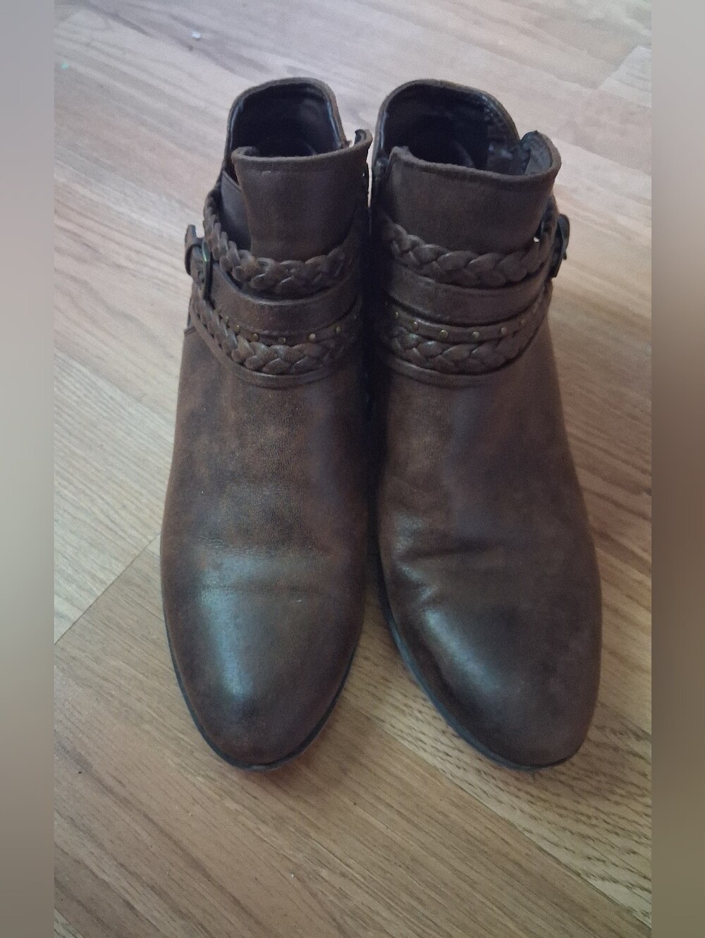 Women’s Baretraps Brown Braided Strap Ankle Boots Size 9.5 - Picture 5 of 6